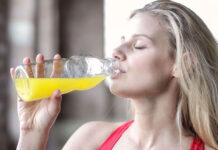 Πρωινό wellness ρόφημα 4 υλικών: Η γρήγορη συνταγή 2 λεπτών για άμεση ενέργεια