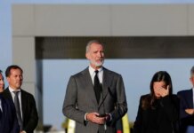 Ισπανία: «Ένα ακόμη σκληρό πλήγμα» λέει ο βασιλιάς Φελίπε για τη σιδηροδρομική τραγωδία με τους 69 νεκρούς – Σοκαρισμένη η Λετίθια