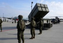 Λετονία: Ζευγάρι συνελήφθη για κατασκοπεία υπέρ της Ρωσίας – Στο στόχαστρο βάσεις του ΝΑΤΟ