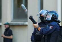 «Sting-balls» και πλαστικά βλήματα: Τα όπλα που χρησιμοποιεί η αστυνομία στις μαθητικές κινητοποιήσεις στη Γαλλία