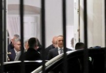 Κρίση στην Πολωνία: Έκτακτη σύσκεψη συγκαλεί ο Ναβρότσκι «εξαιτίας της απειλής για την εσωτερική ασφάλεια της Δημοκρατίας»