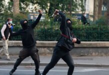 Γαλλία: Με τέιζερ και σιδερένιες ράβδους θα σώσουν τα μαγαζιά τους οι καταστηματάρχες – Προσλαμβάνουν σεκιούριτι και σκύλους ενόψει των νέων διαδηλώσεων